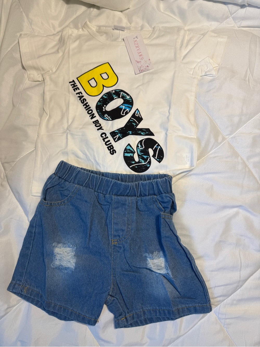 NZRVAWS Boys 3-4Y 2 Piece Outfit Graphic T Shirt Ripped Denim Shorts NWT